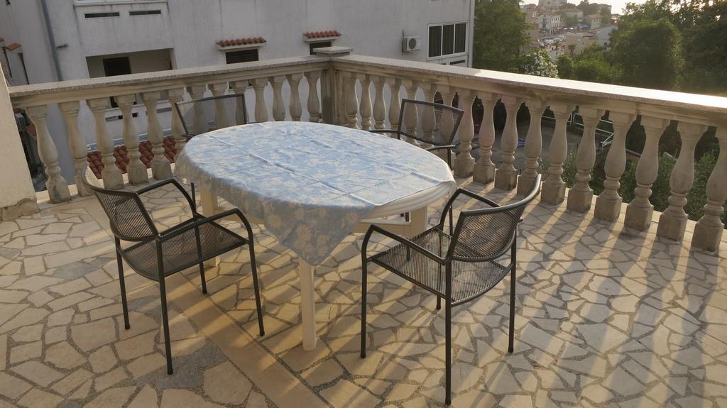 Apartment Josipa Malinska Εξωτερικό φωτογραφία